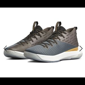 Under Armour Men's UA Lightning 5 Basketball Shoes